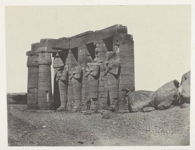 オシマンディアスの墓（ラメッセウム・オクシデンタル）出土のペリスタイル、テーベ、アルバム「エジプト、ヌビエ、パレスチナ、シリア」（1852年）より59枚目 作： Maxime Du Camp
