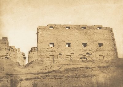 テーベのカルナック宮殿の大塔、1849-50年。 作： Maxime Du Camp