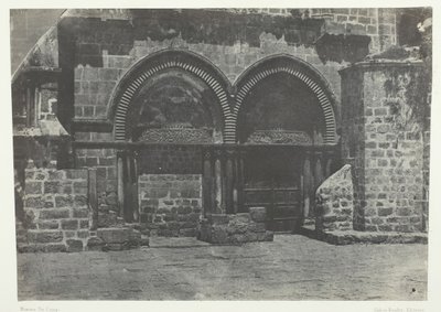 エルサレム, Lower Arcades Of The Church Of The Holy Sepulchre, Palestine, 184951, 1852年に印刷された。 作： Maxime Du Camp