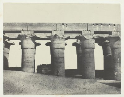 ルクソール、宮殿の大列柱廊、テーベ、184951年、1852年印刷。 作： Maxime Du Camp