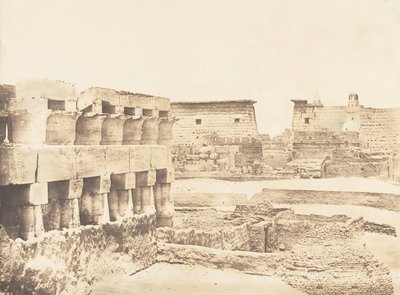 ルクソールの宮殿と村、南、テーベ、1849-50年から撮影。 作： Maxime Du Camp