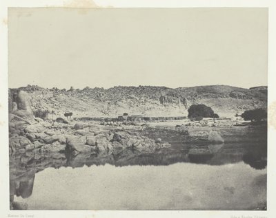 ナイル川北岸のアブ・コリ村（ヌビア、フィロエの北側から撮影、184951年）。 作： Maxime Du Camp