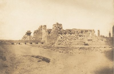 カルナック宮殿の多柱室跡-南西方向からの眺め、1849-50年。 作： Maxime Du Camp