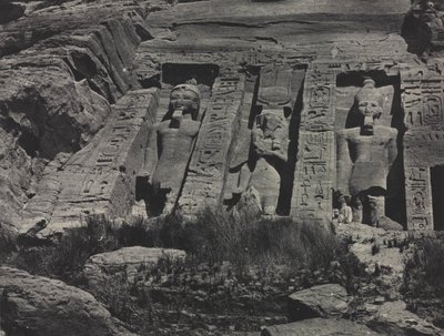ハトホルのロックカット寺院の南部、アブシンベル、1850年。 作： Maxime Du Camp