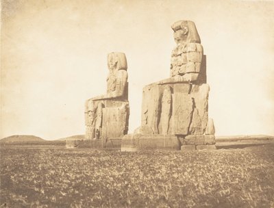 テーベのアメノフェウムの2つのコロサイの眺め、1849-50年。 作： Maxime Du Camp