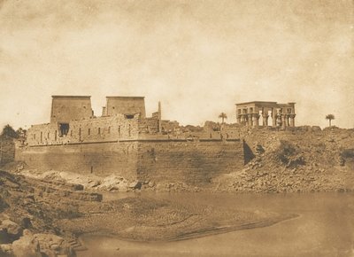 ベグエ島の南端から撮影されたフィラエ島の全景（1849-50年）。 作： Maxime Du Camp