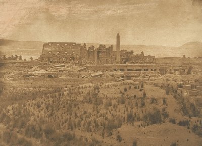 東から撮影したカルナック宮殿の廃墟の全体図 - テーベ、1849-50。 作： Maxime Du Camp