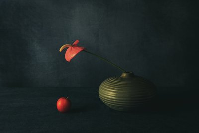  作： 