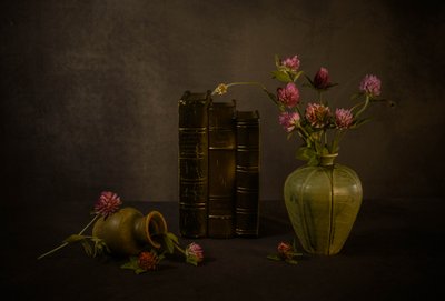  作： 