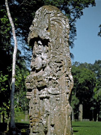 大広場のステイルの詳細 作： Mayan