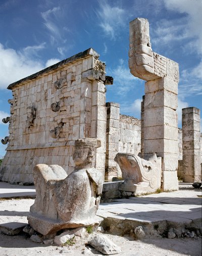 戦士の神殿の入り口（750～1200年 作： Mayan