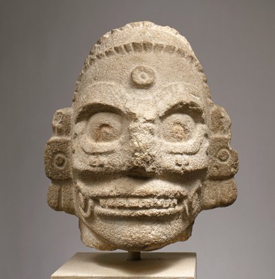 雨の神の頭、1000年頃（石灰岩の化石 作： Mayan
