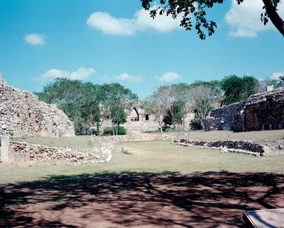プレコロムビア文明：プウク様式の古代マヤの首都ウクスマル遺跡の風景。北ユカタン州 西暦600〜900年メキシコ 作： Mayan