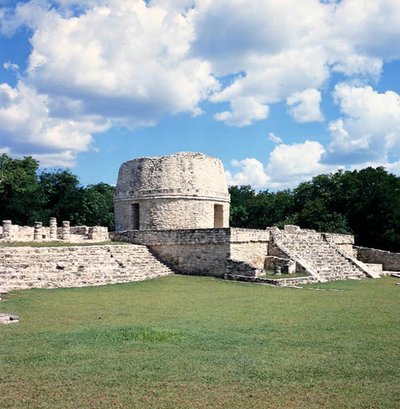 天文台 ポストクラシック時代後期（西暦1200～1500年） 作： Mayan Mayan