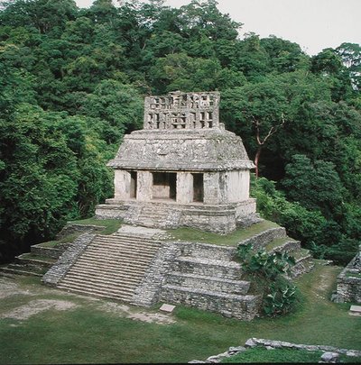 太陽の神殿の眺め（後期古典期マヤ）（写真 作： Mayan Mayan