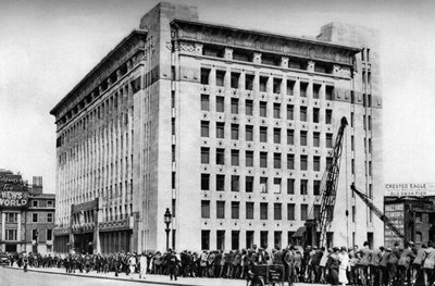 アデレードハウス、ロンドン、1926-1927。 作： McLeish