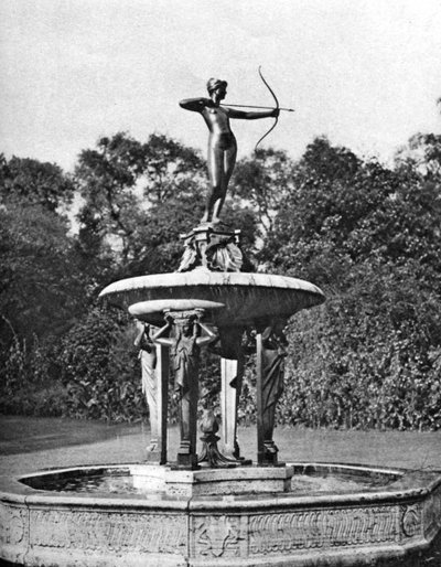 アルテミスの噴水、ハイドパーク、ロンドン、1926-1927 作： McLeish