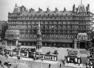 チャーリングクロス鉄道駅、ロンドン、1926年-1927年。 作： McLeish