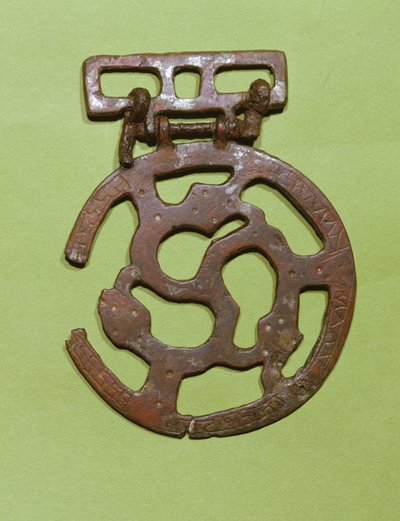 フランス、サンドニで発見されたベルトの装飾（金属） 作： Merovingian