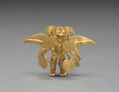 ウィングドフィギュアペンダント、c。 1000-1550（鋳造および槌で打たれた金） 作： Mesoamerican Mesoamerican