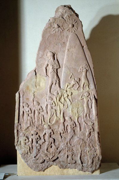 メソポタミー：ナラム・シンの勝利を示す赤グレスのステイル。アガデ期（紀元前2350〜2200年頃）。アカードより。パリ、ルーブル美術館 作： Mesopotamian Mesopotamian