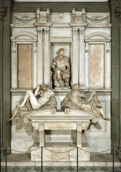 昼と夜のアレゴリー、ジュリアーノ・デ・メディチの霊廟。大理石彫刻 作： Michelangelo Buonarroti
