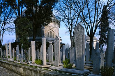 スレイマン1世（1494-1566）の墓（スレイマニエ・モスク 作： Mimar Sinan