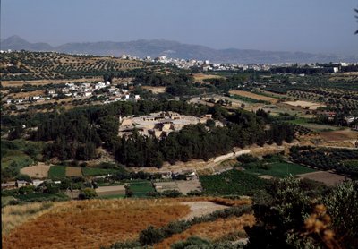 ミノア美術：クノッソス(Knossos)のミノス王の宮殿全体の様子。紀元前1600〜1400年。クレタ島 作： Minoan