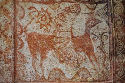 切妻蓋のある胸のラルナックス。 紀元前1370～1300年 作： Minoan