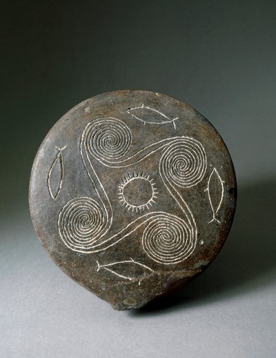 ミノア美術：テラコッタ製のナクソスの円形ディスク。ミノア文明。紀元前2400-2000年。アテネ、国立考古学博物館 作： Minoan