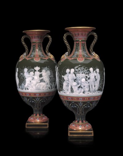 一対の花瓶、「Les alteres y les frileux」、1879年 作： Mintons Ltd