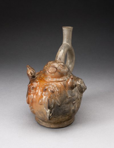 釣りシーンを描いたレリーフ付きスターラップスパウト容器、100 BC-AD 500 作： Moche
