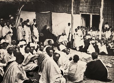 ファシストの時代に帝国を築くアビシニアン裁判所（1936年9月5日）（モノクロ写真 作： Modestino Baldinetti