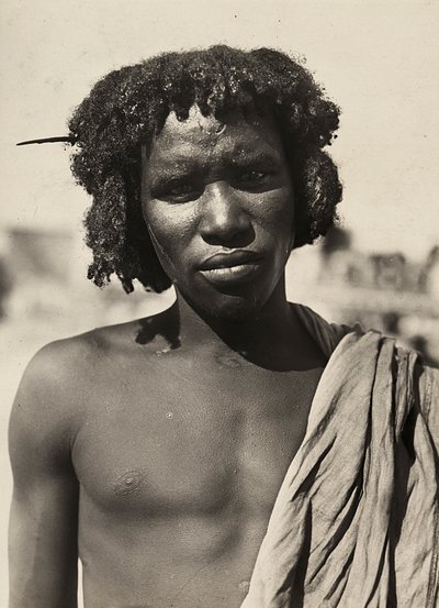 ファシストの時代に帝国を築く。クナマの若者、1936年9月5日（モノクロ写真 作： Modestino Baldinetti
