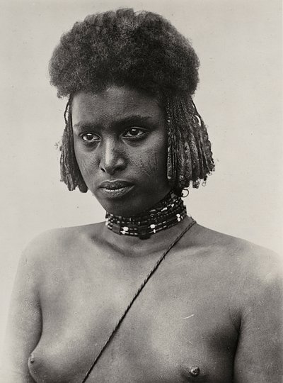 ファシズムの時代に帝国を築く：ビレンの女性 1936年09月05日（モノクロ写真 作： Modestino Baldinetti