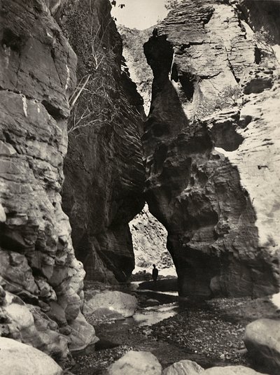 ファシストの時代に帝国を築く：エンデリの石窟、1936年09月05日（モノクロ写真 作： Modestino Baldinetti