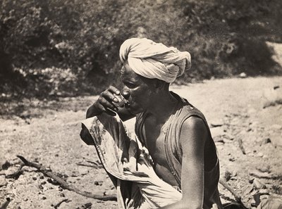 ファシズムの時代に帝国を築く：お茶を飲む遊牧民 1936年09月05日（モノクロ写真 作： Modestino Baldinetti