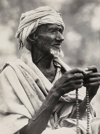 ファシズムの時代に帝国を築く：イスラム教の老酋長 1936年09月05日（モノクロ写真 作： Modestino Baldinetti