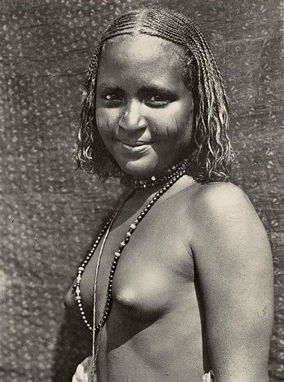 ファシズムの時代に帝国を築く：ハバブの少女 1936年09月05日（モノクロ写真 作： Modestino Baldinetti