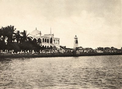 ファシストの時代に帝国を築く：マッサウアの市庁舎、1936年9月5日（モノクロ写真 作： Modestino Baldinetti