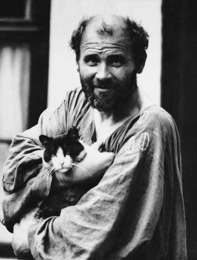 グスタフ クリムトと猫、1911 年。 作： Moritz Nähr
