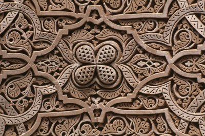 タミエルグラウイのカスバ、漆喰、ディテール（セラミック） 作： Moroccan School