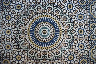 タミエルグラウイのカスバ、ゼリーのタイル細工、ディテール（セラミック） 作： Moroccan School