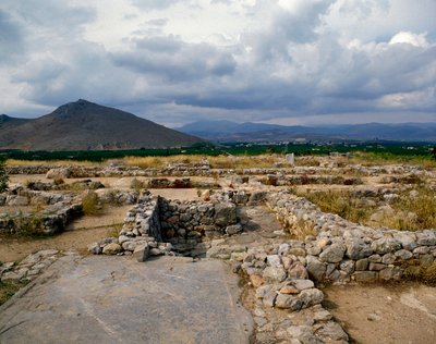 ミケニアンの芸術：紀元前1200年頃のミケニアンの城塞、ティリュンテ市の浴場。ギリシャ 作： Mycenaean