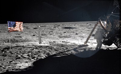 アポロ 11 号 - NASA、1969 年。 作： NASA Images