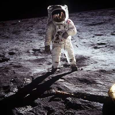 アポロ 11 号 - NASA、1969 年。 作： NASA Images