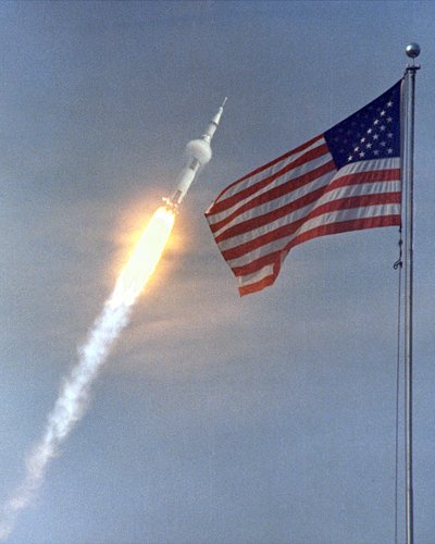 アポロ 11 号 - NASA、1969 年。 作： NASA Images