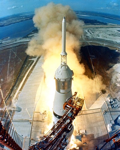 アポロ 11 号 - NASA、1969 年。 作： NASA Images