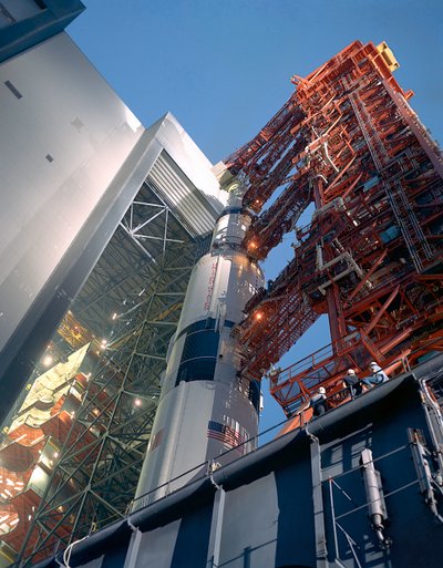アポロ 12 号 - NASA、1969 年。 作： NASA Images