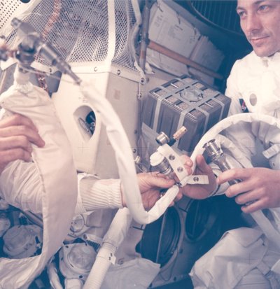 アポロ 13 号 - NASA、1970 年。 作： NASA Images